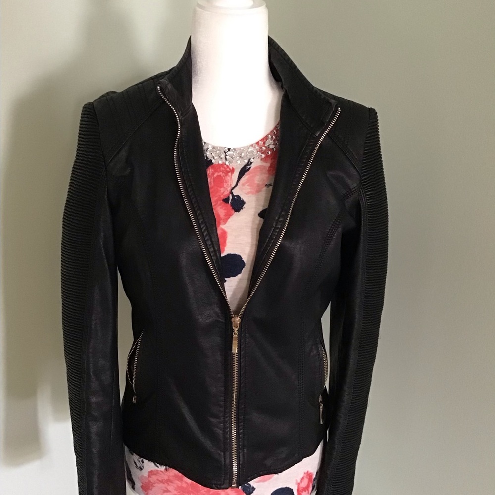 Women’s top with crystals which has all popular colors of fall 2023. - Picture 4 of 4